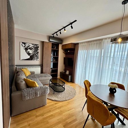 Downtown Riverside Apartments Skopje Bagian luar foto
