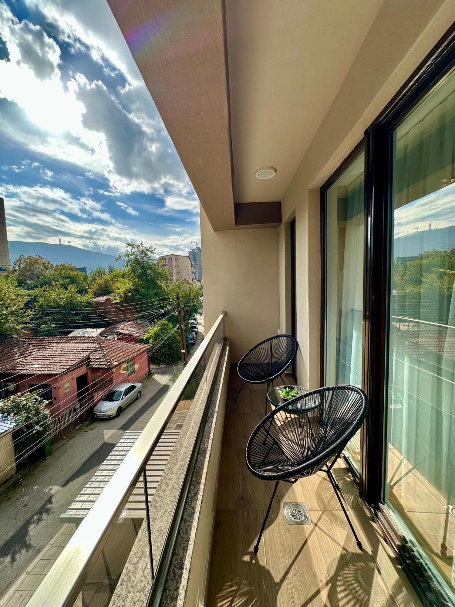 Downtown Riverside Apartments Skopje Bagian luar foto