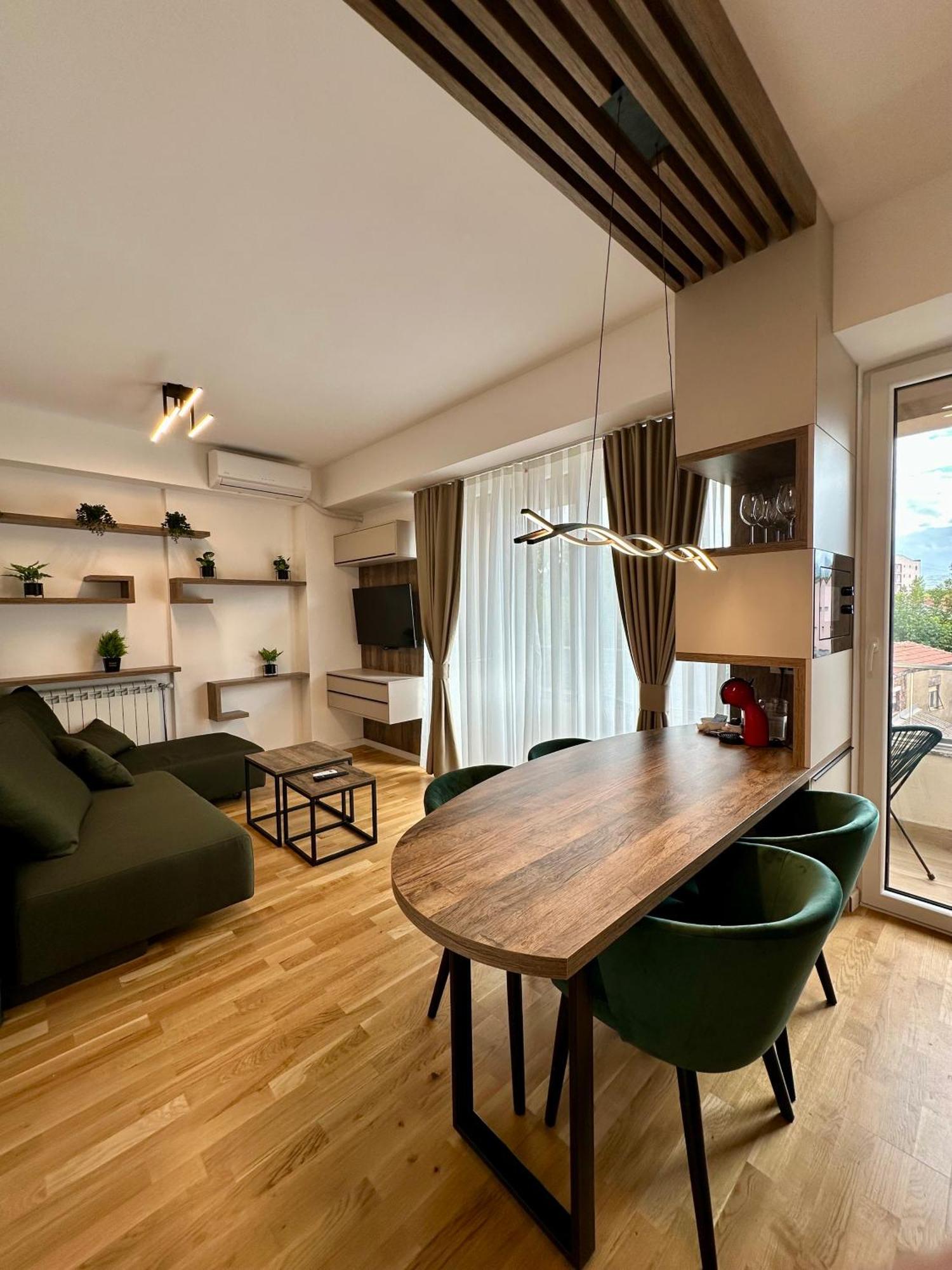 Downtown Riverside Apartments Skopje Bagian luar foto