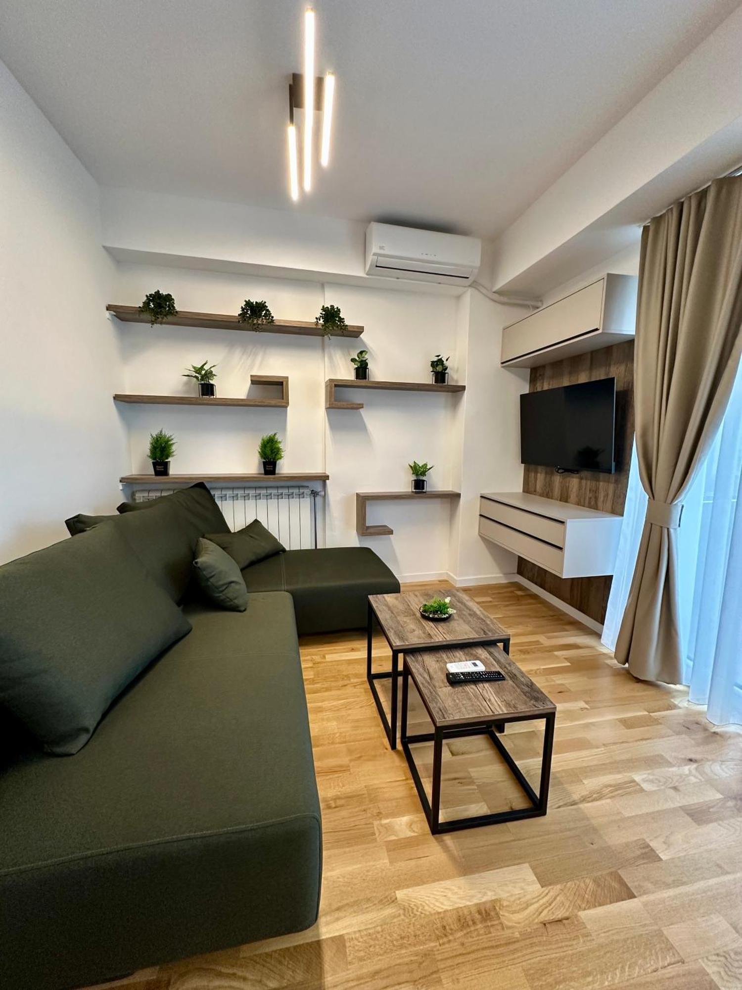 Downtown Riverside Apartments Skopje Bagian luar foto