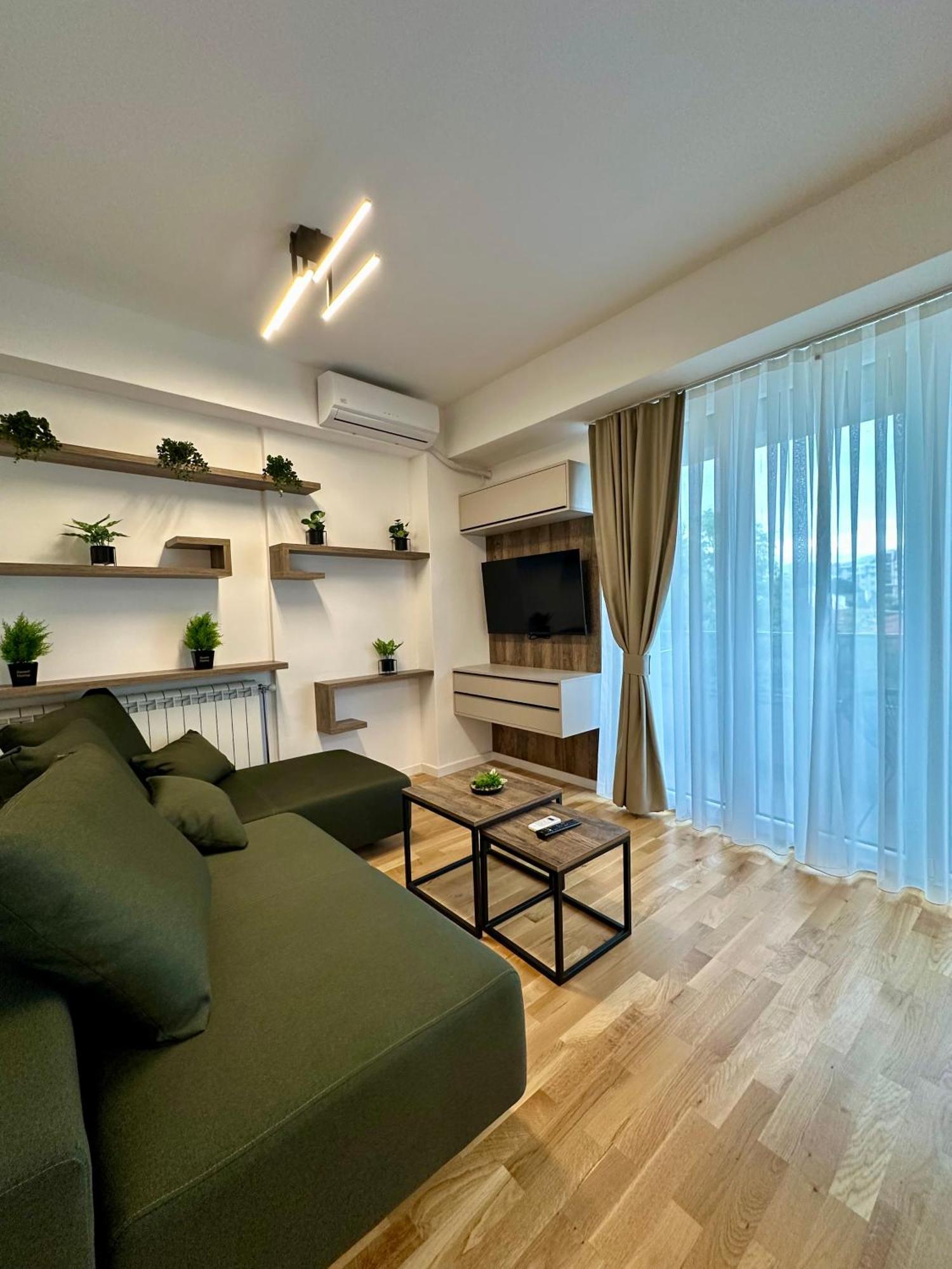 Downtown Riverside Apartments Skopje Bagian luar foto