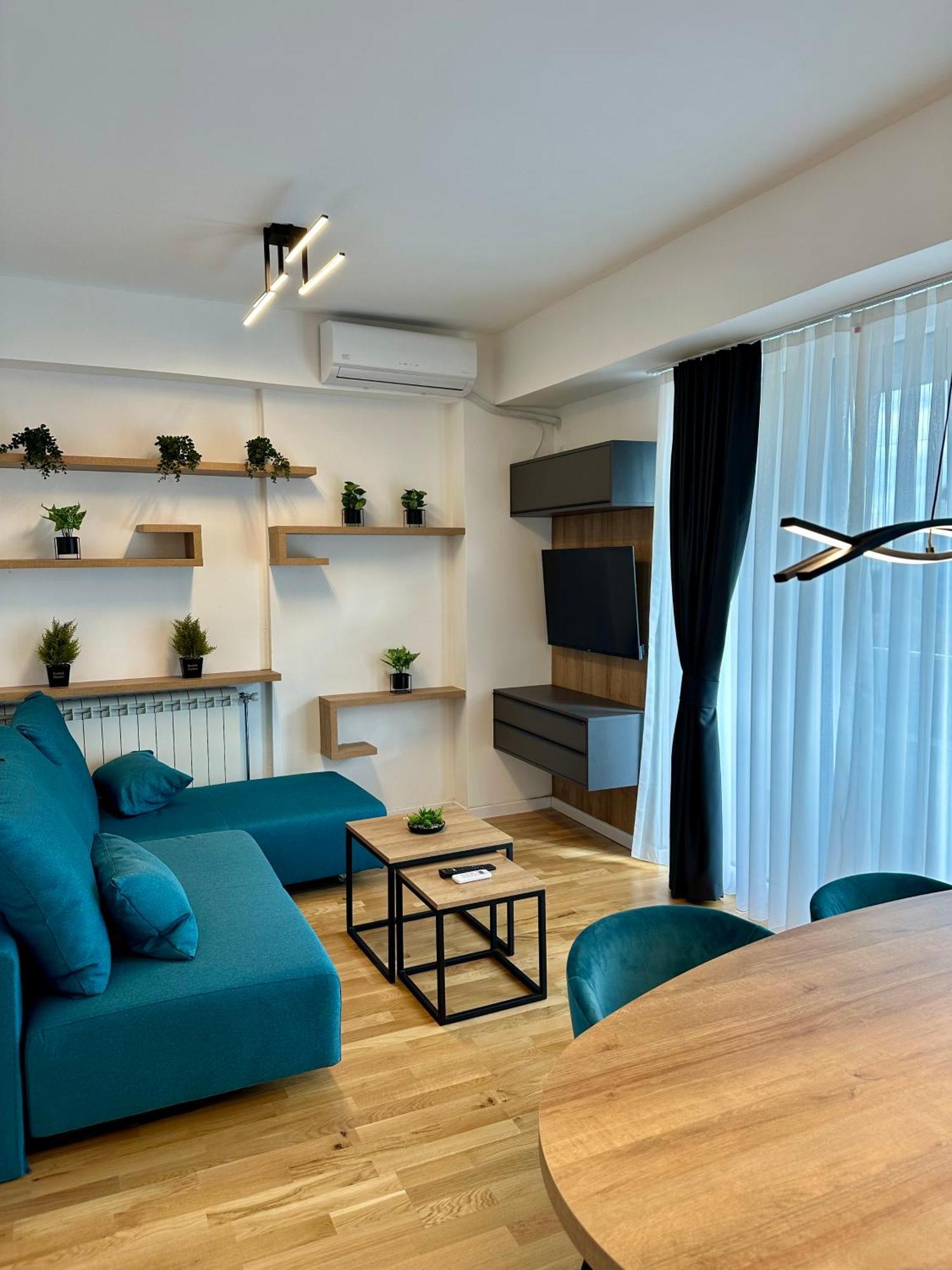 Downtown Riverside Apartments Skopje Bagian luar foto