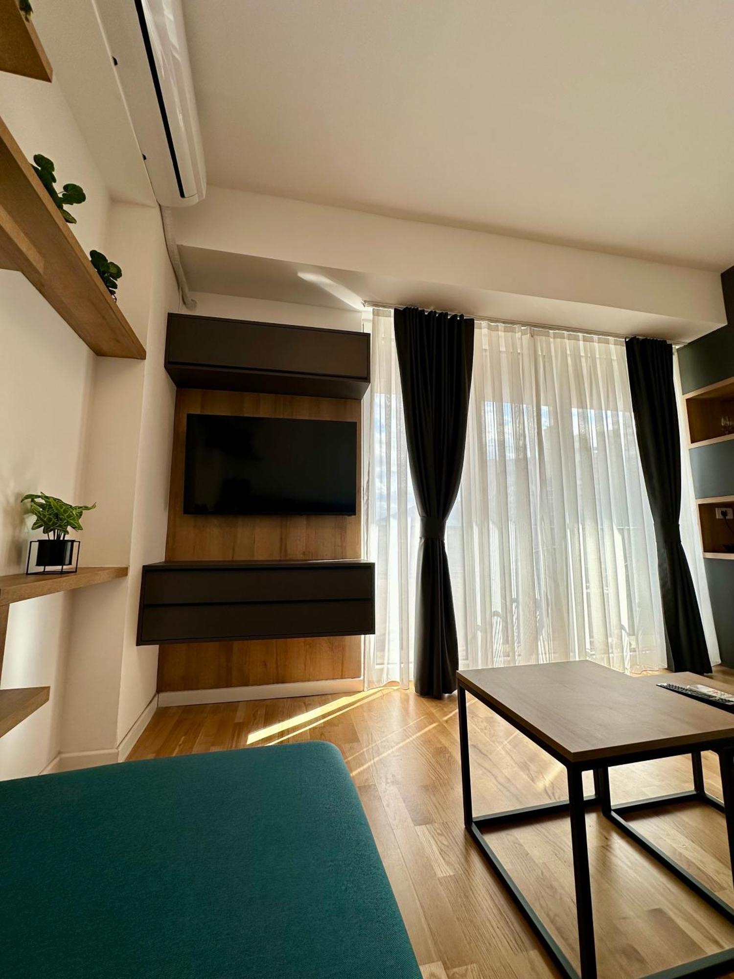 Downtown Riverside Apartments Skopje Bagian luar foto