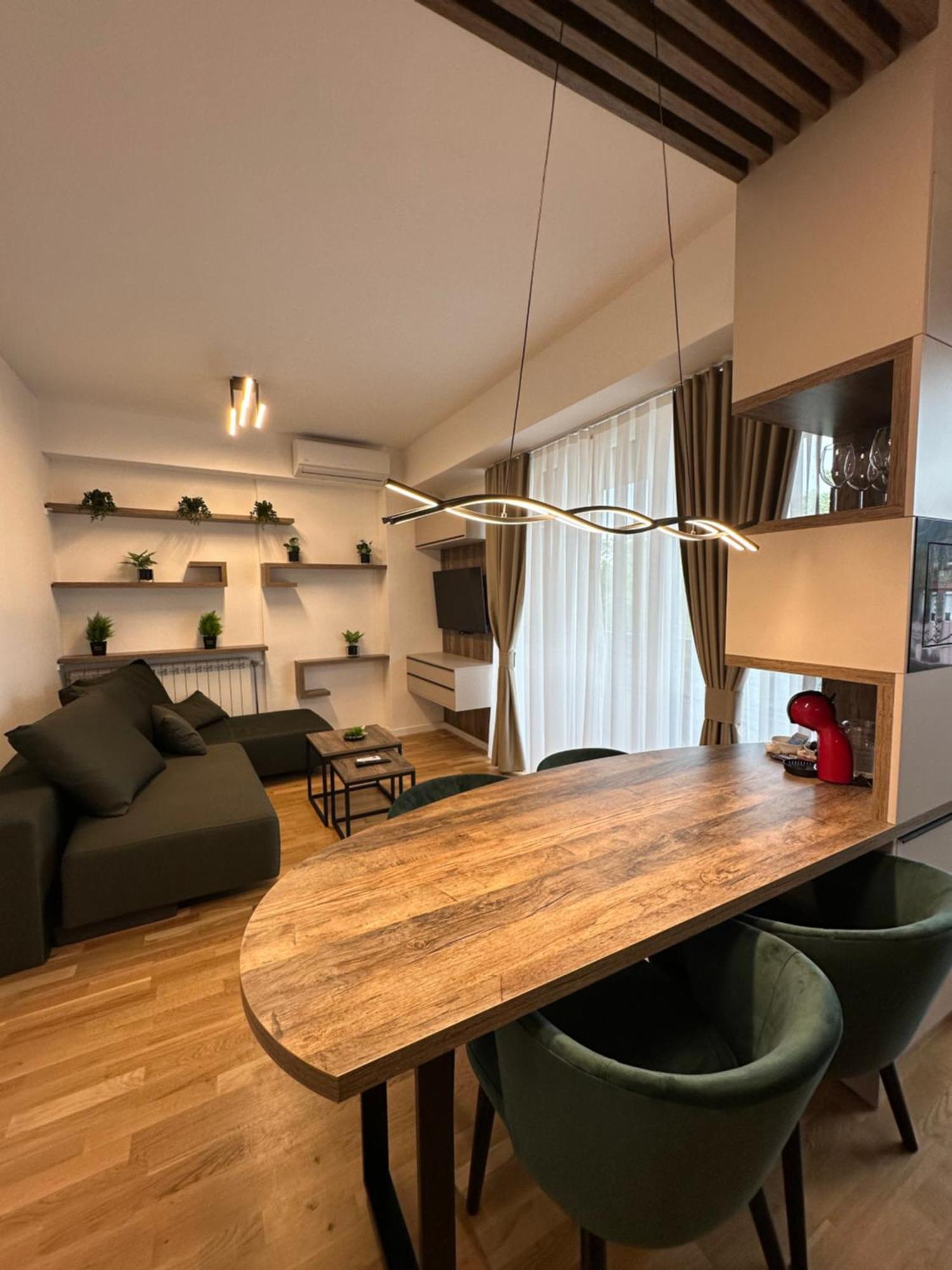 Downtown Riverside Apartments Skopje Bagian luar foto