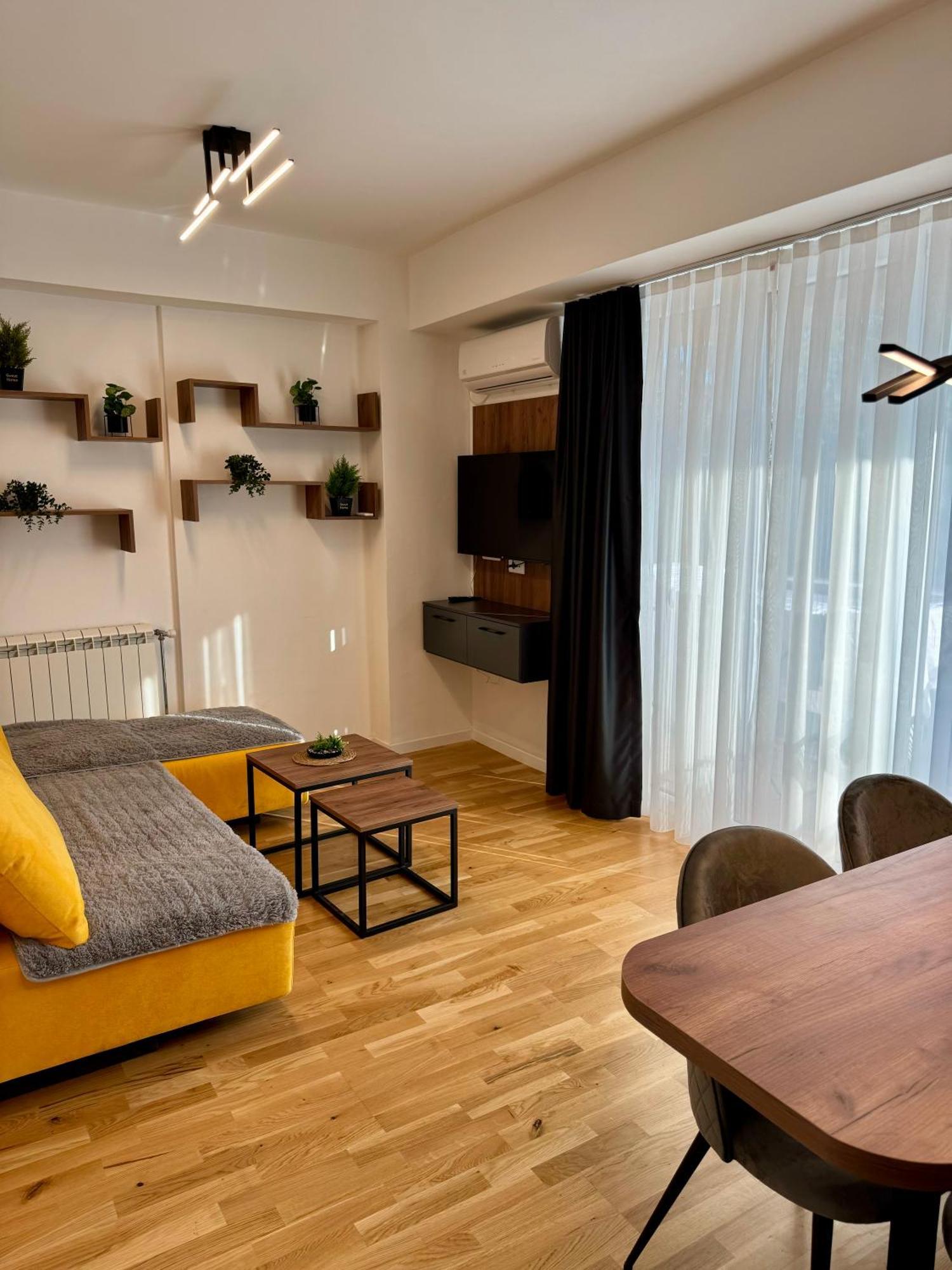 Downtown Riverside Apartments Skopje Bagian luar foto