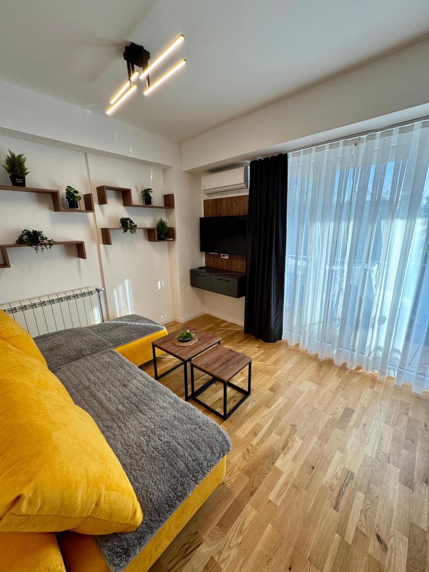 Downtown Riverside Apartments Skopje Bagian luar foto
