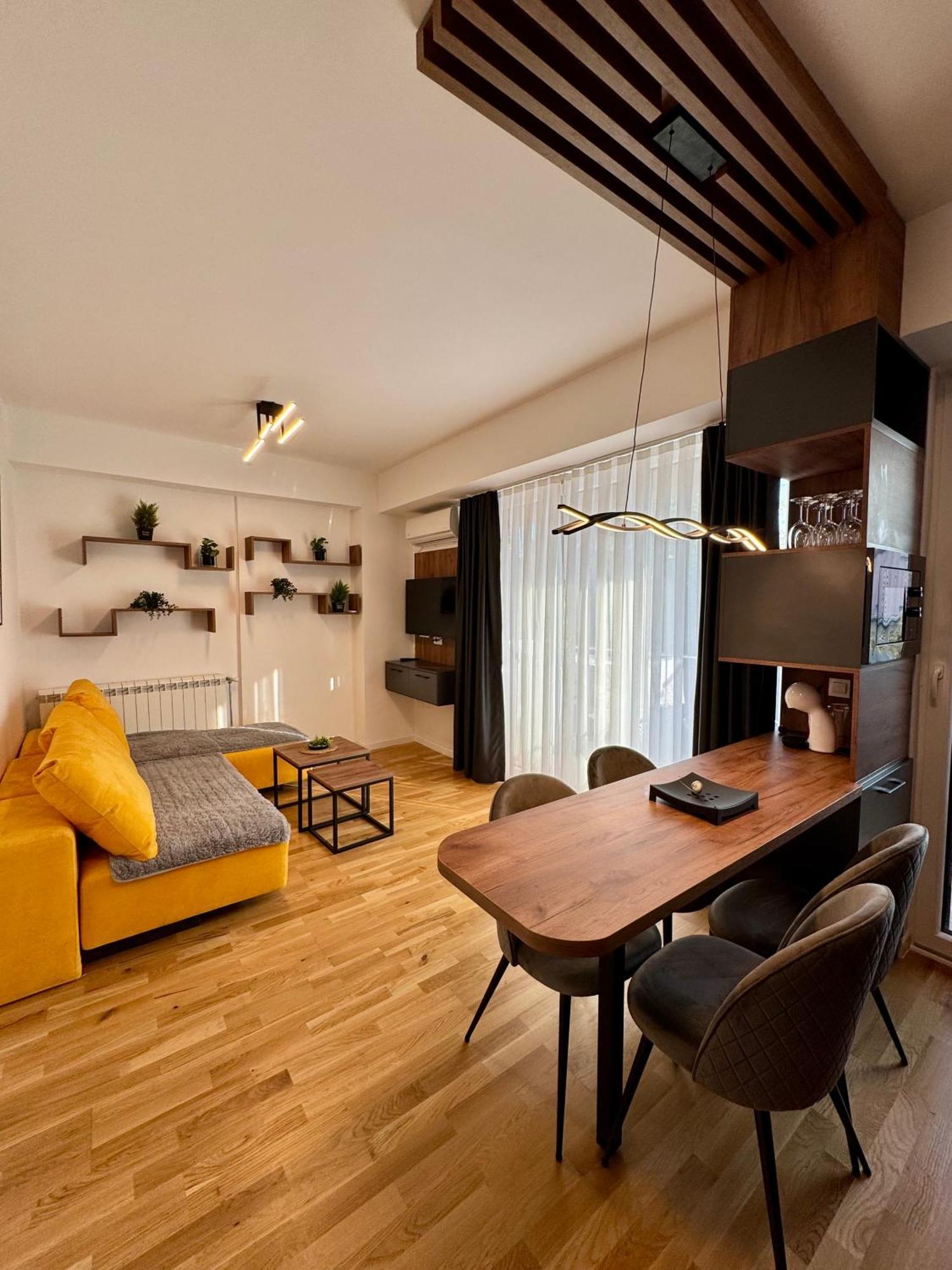 Downtown Riverside Apartments Skopje Bagian luar foto