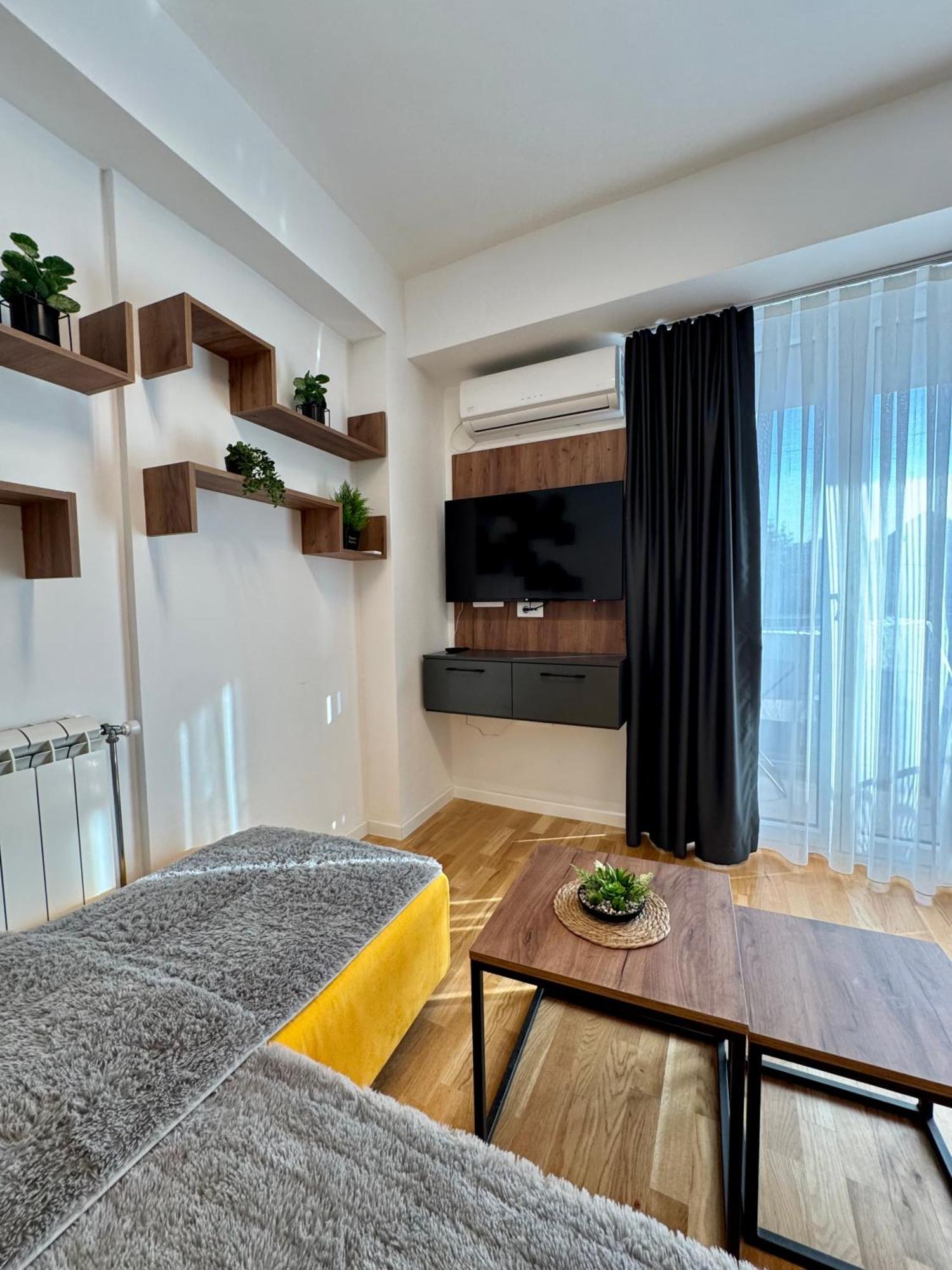 Downtown Riverside Apartments Skopje Bagian luar foto