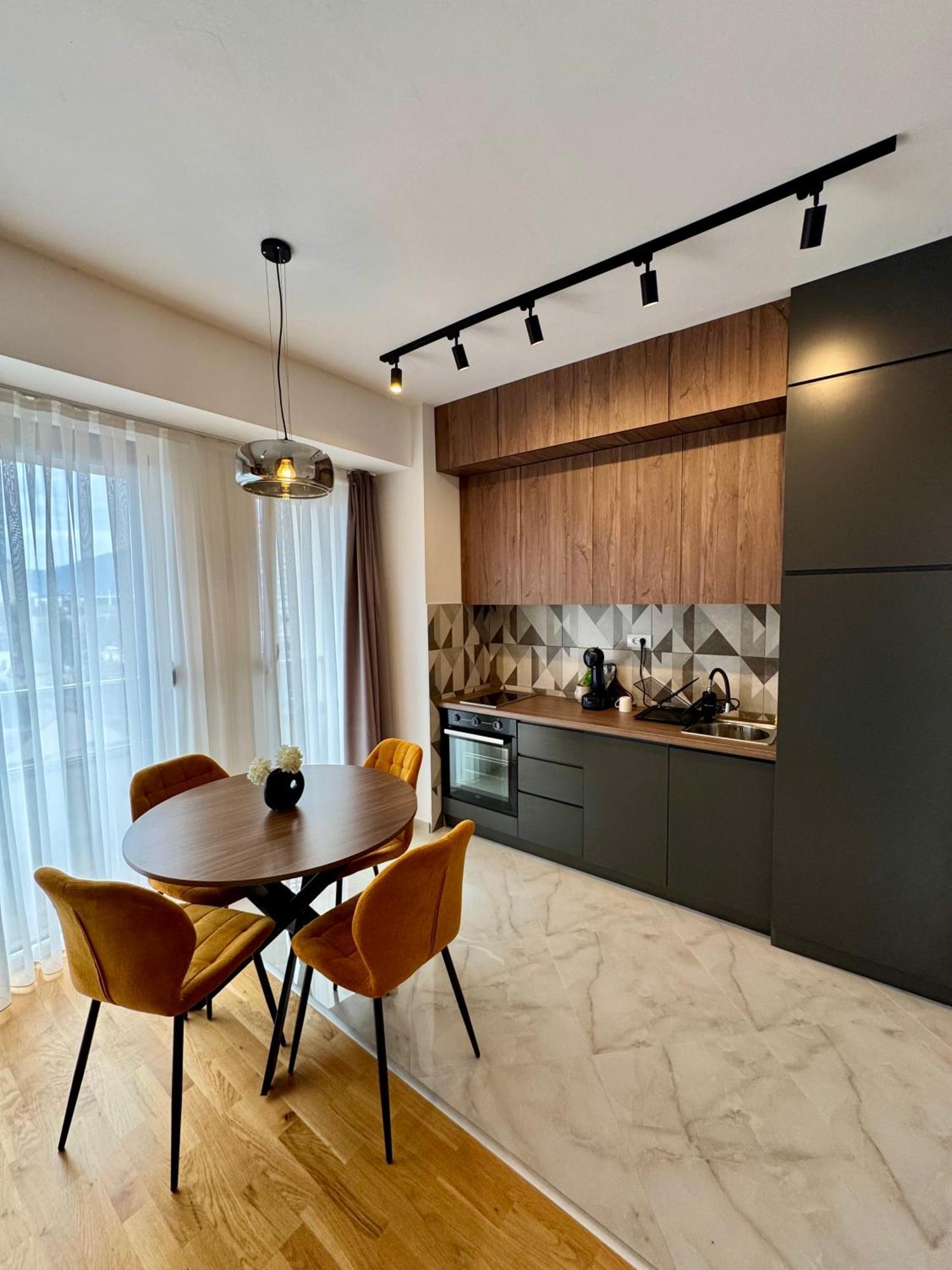 Downtown Riverside Apartments Skopje Bagian luar foto