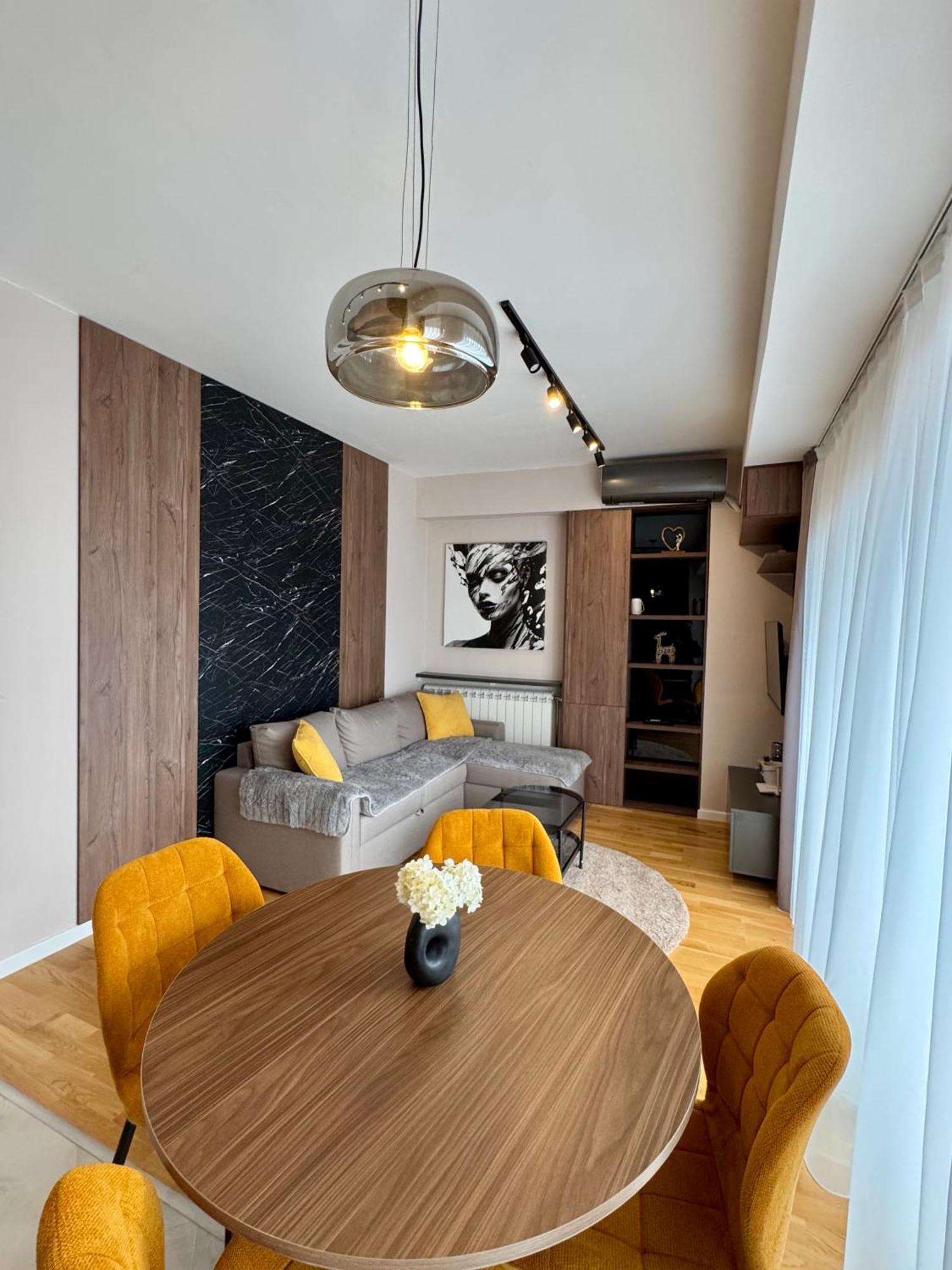 Downtown Riverside Apartments Skopje Bagian luar foto