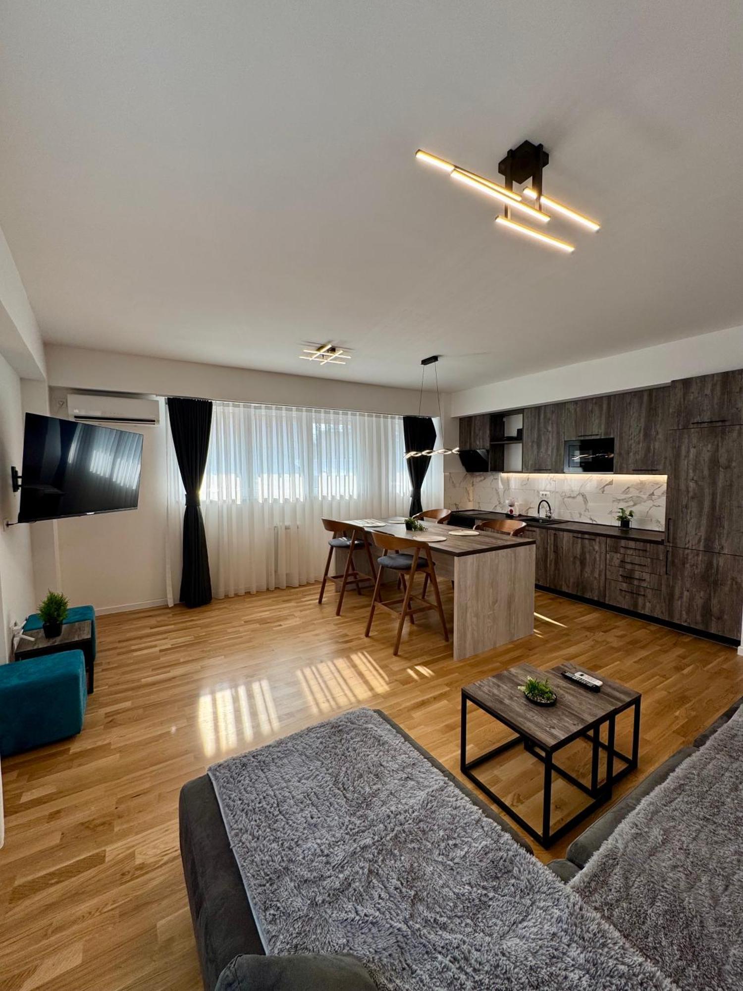Downtown Riverside Apartments Skopje Bagian luar foto