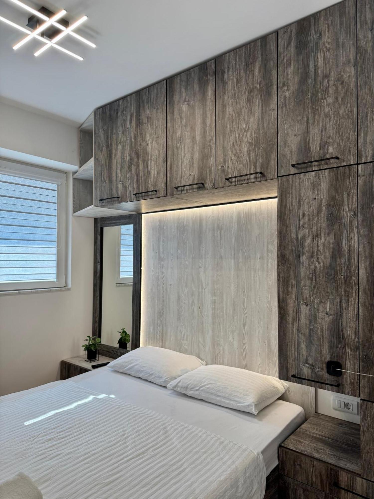 Downtown Riverside Apartments Skopje Bagian luar foto