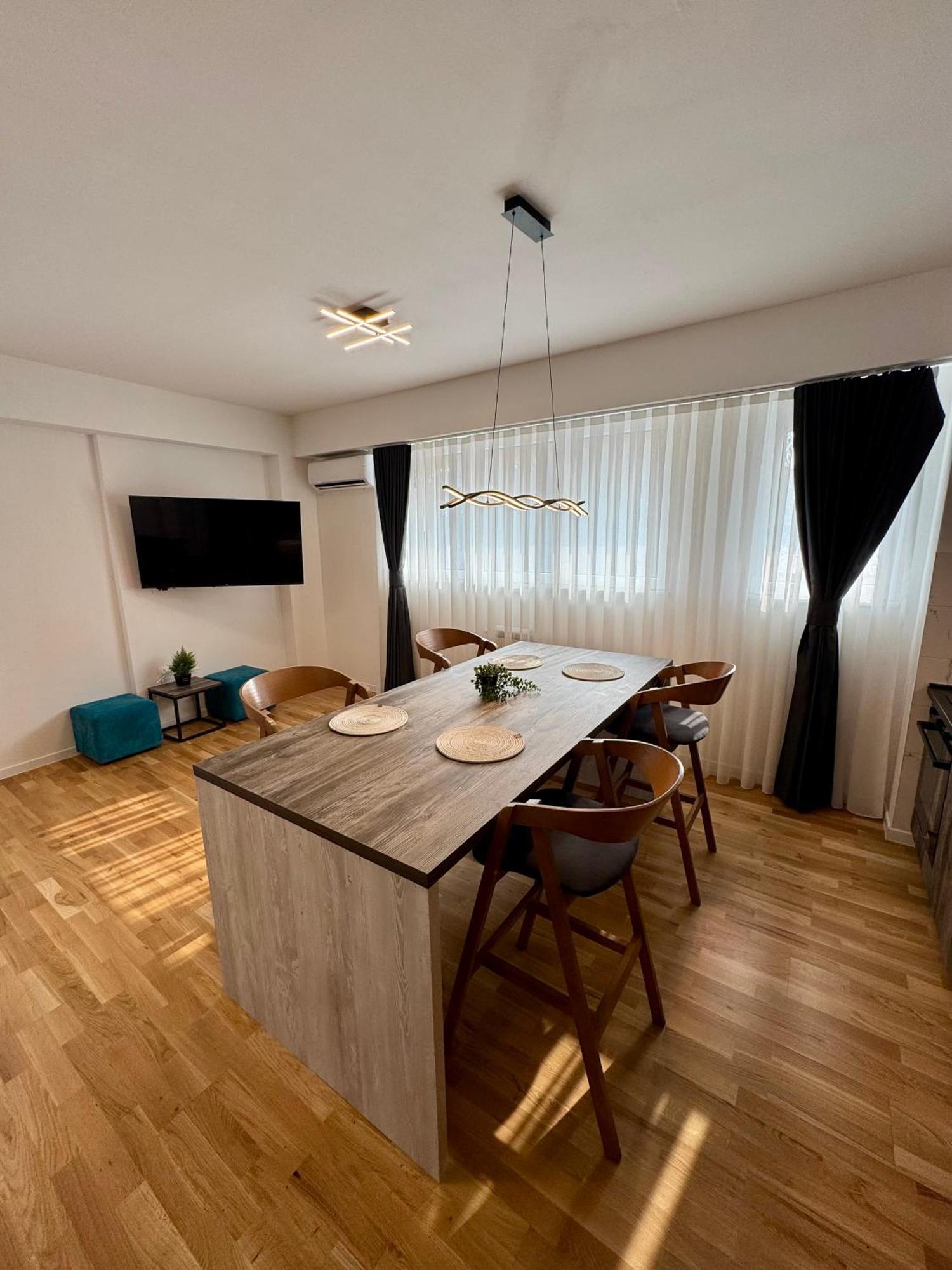 Downtown Riverside Apartments Skopje Bagian luar foto